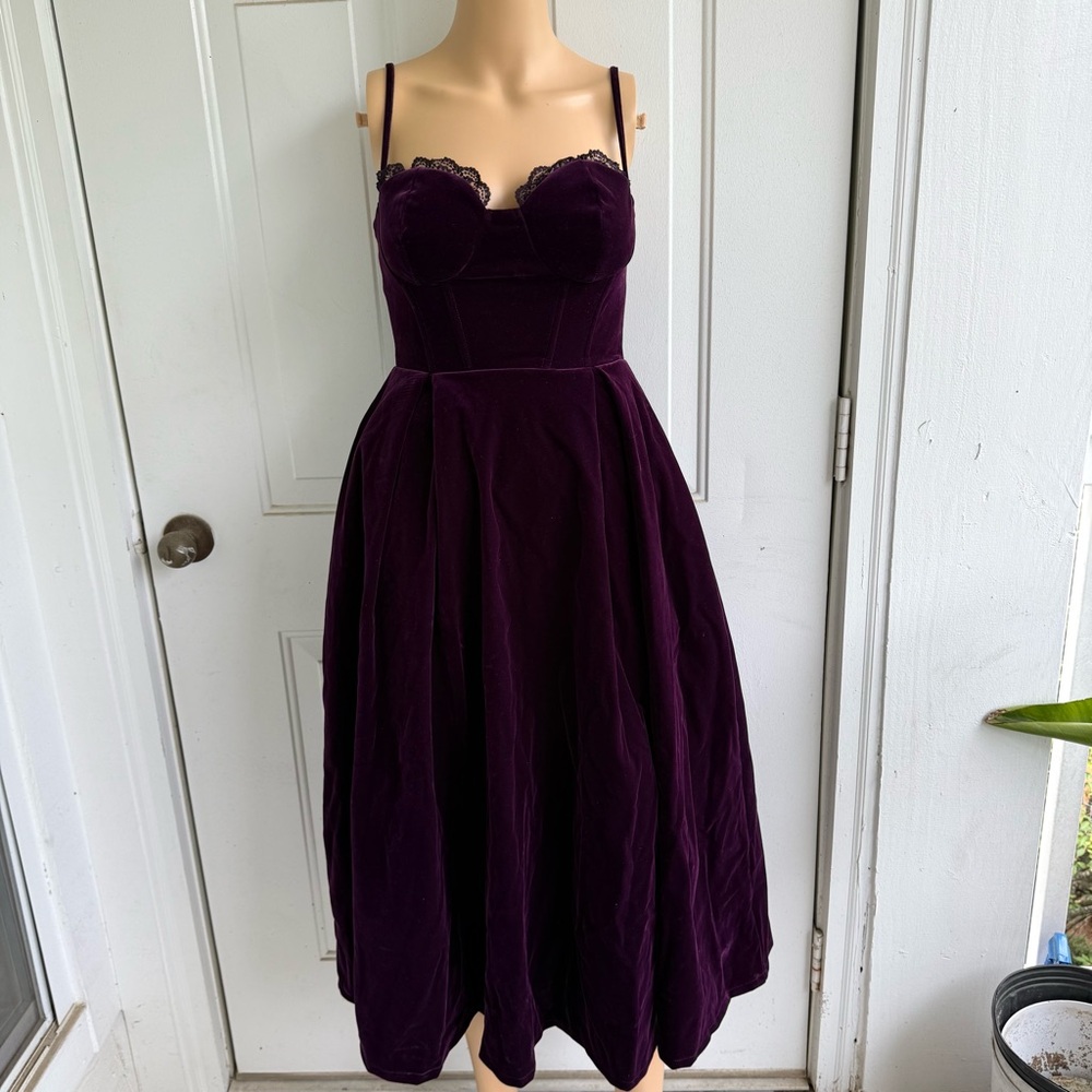 Fashion Nova Julia Velvet Midi Dress - Plum - Picture 4 of 15